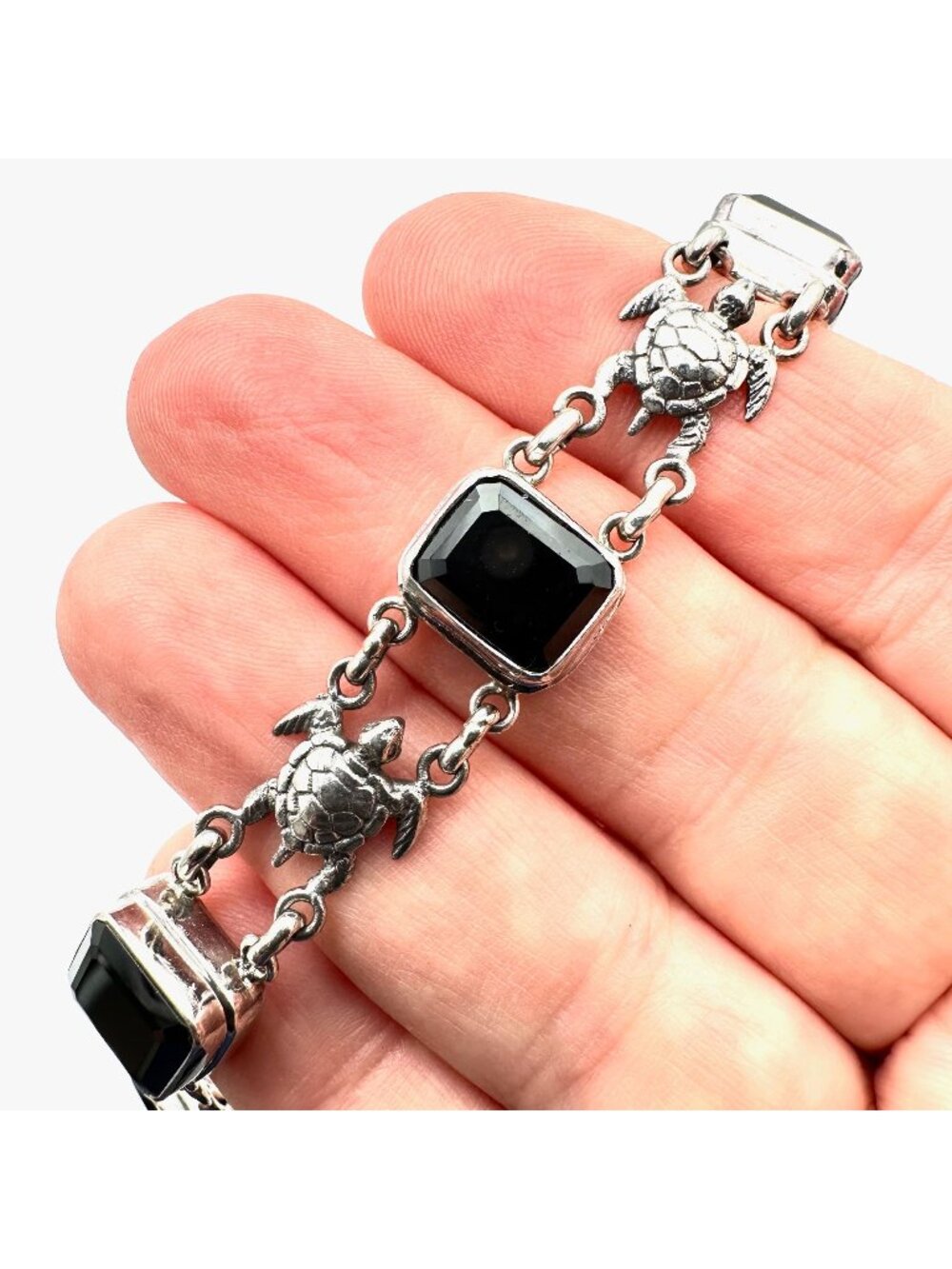 Sterling Silver Black Gemstone Turtle Bracelet 24 Grams 8 Inch